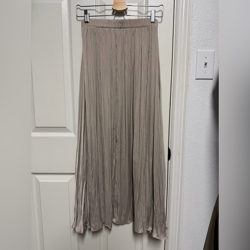 Zara Pleated Mixi Skirt Beige